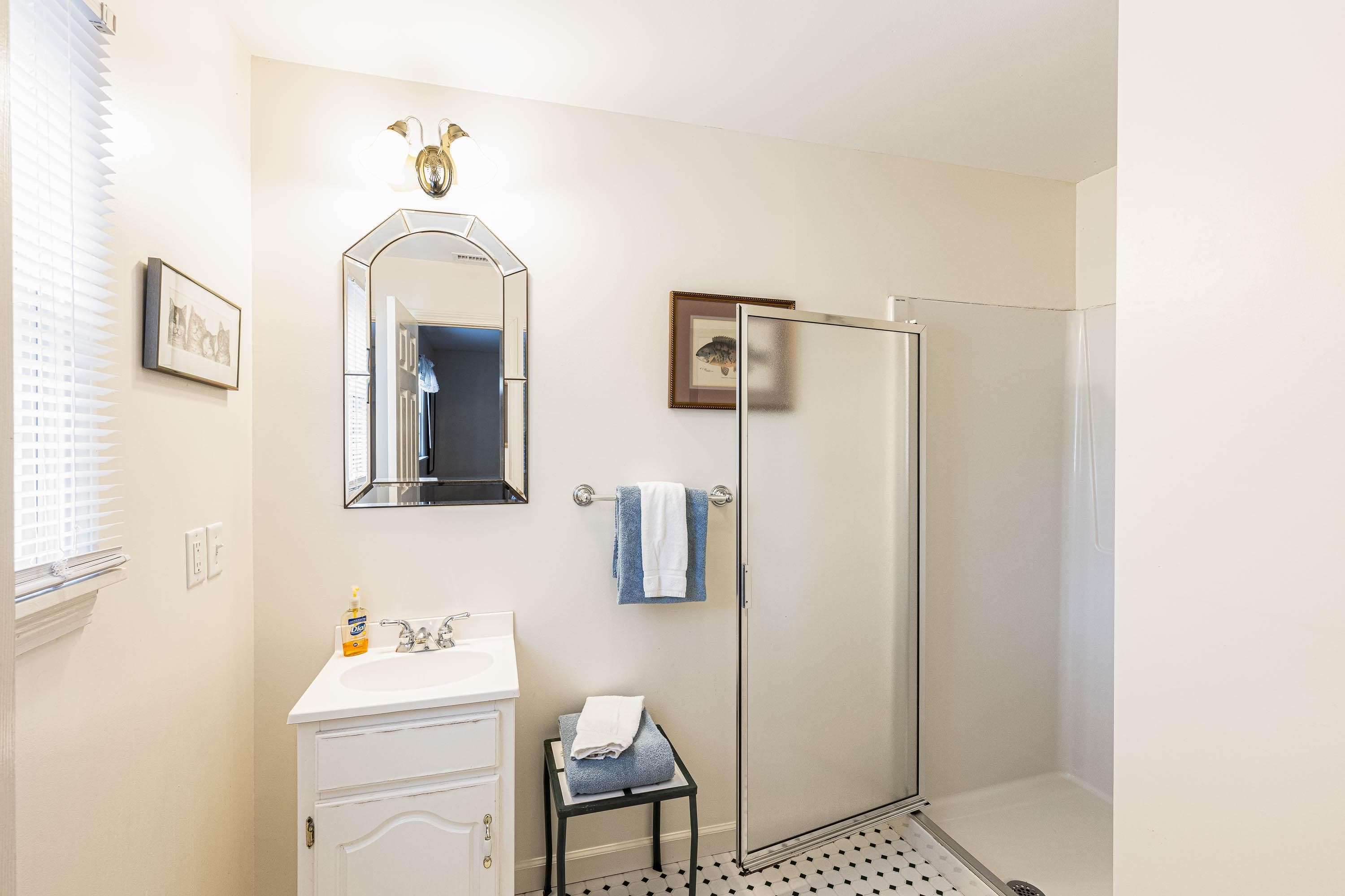 Image 3 - 4 Bedroom Rental in Edgartown, Downtown - Sleeps 8