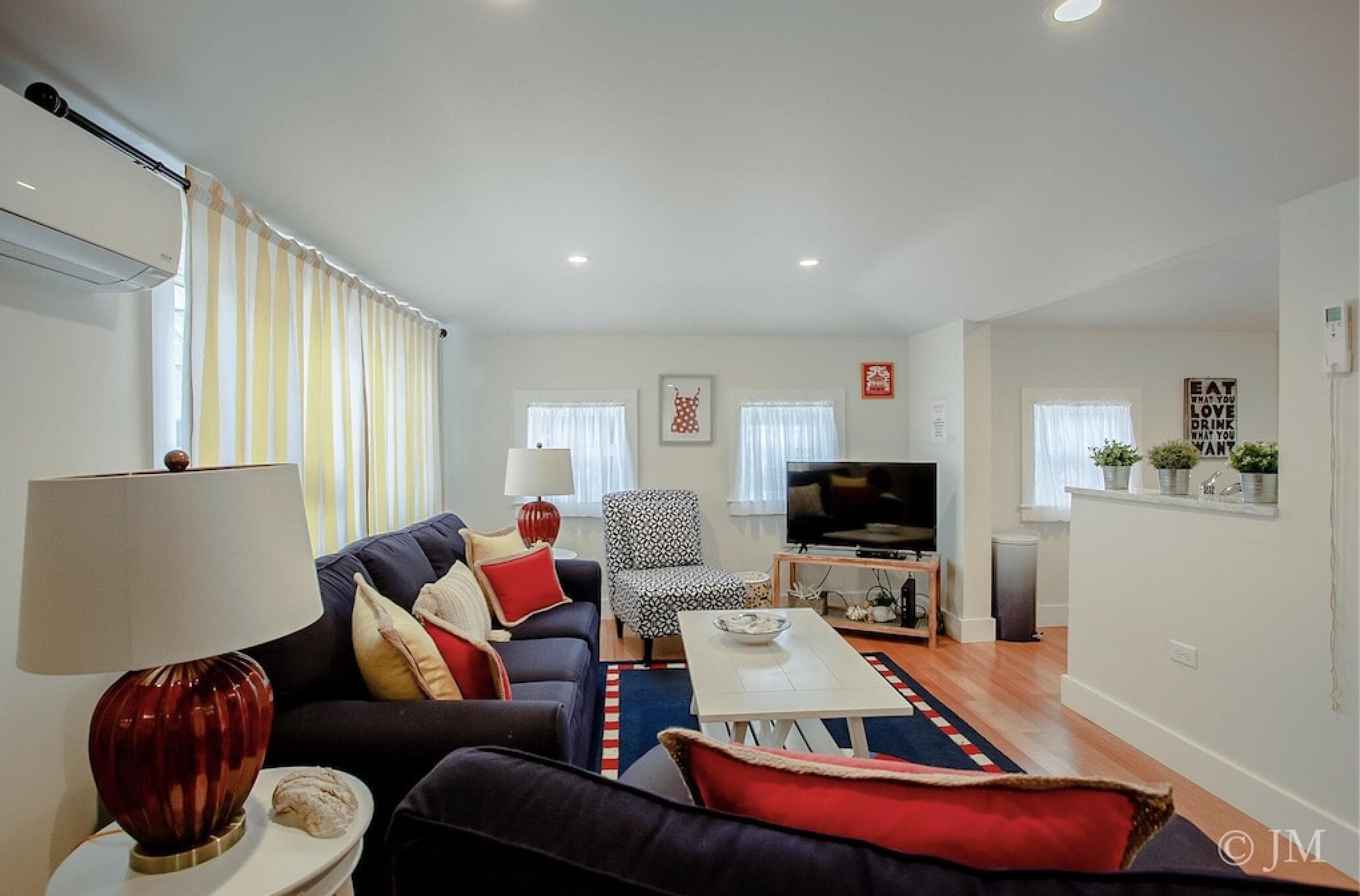 Image 3 - 2 Bedroom Rental in Oak Bluffs, Downtown - Sleeps 4