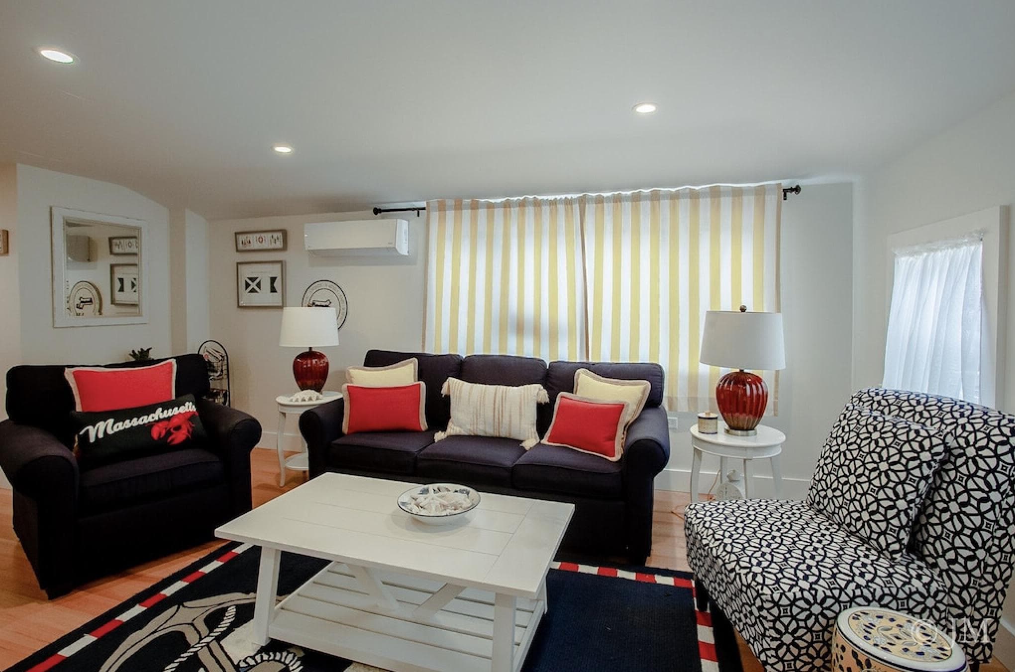 Image 2 - 2 Bedroom Rental in Oak Bluffs, Downtown - Sleeps 4