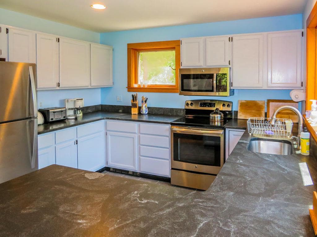 Image 3 - 4 Bedroom Rental in West Tisbury, Other - Sleeps 8