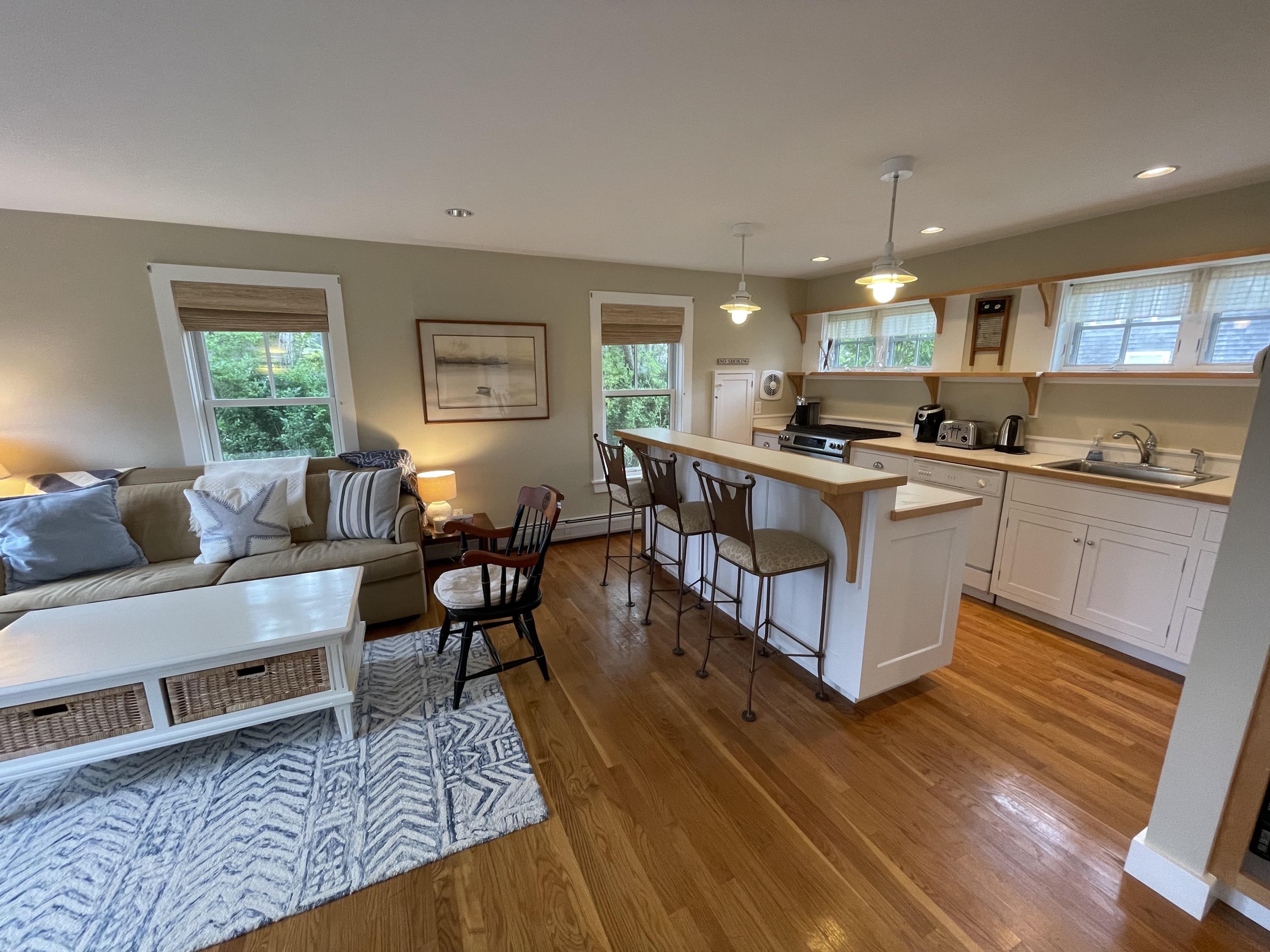 Image 3 - 3 Bedroom Rental in Oak Bluffs, Other - Sleeps 6