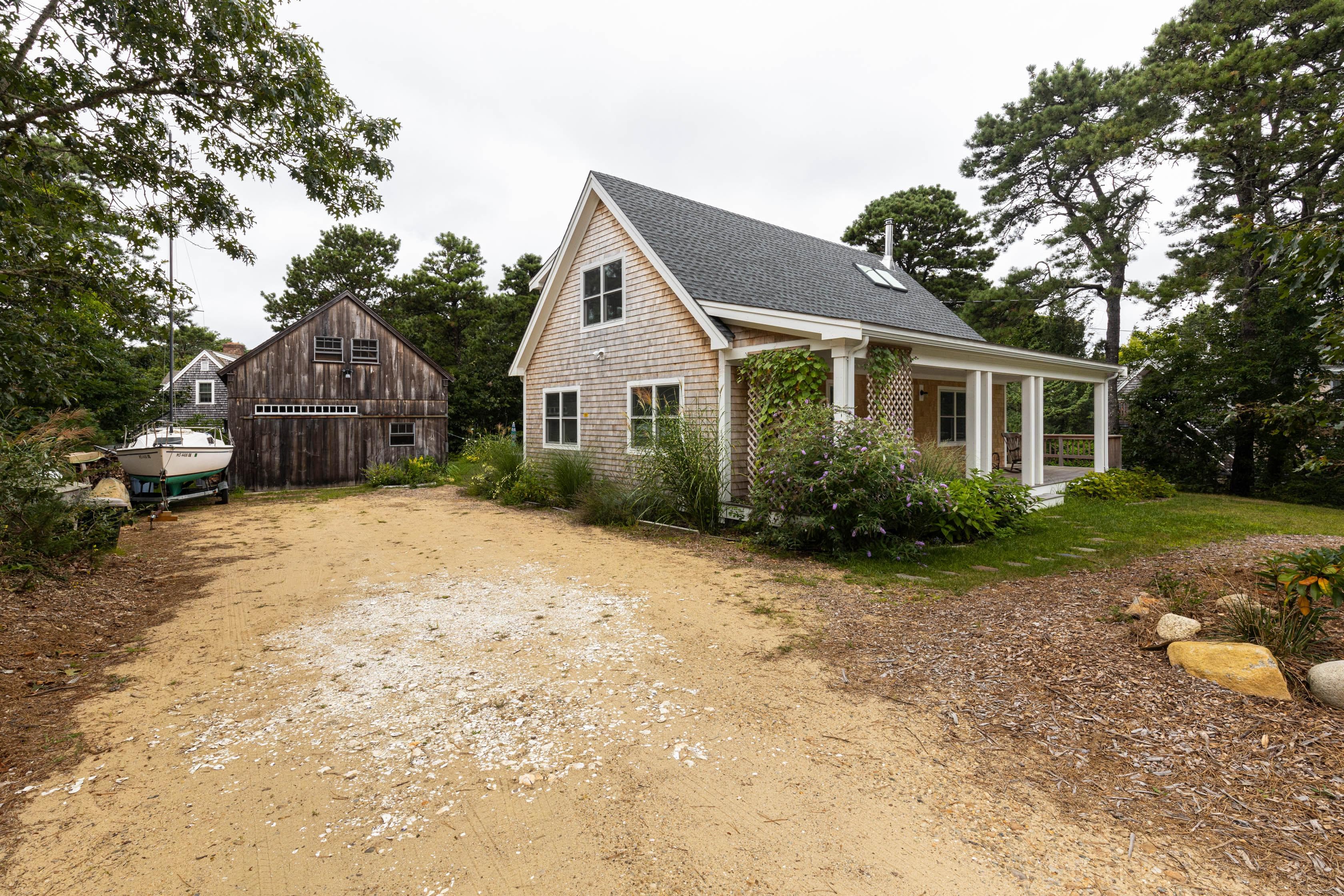 Image 3 - 2 Bedroom Rental in Oak Bluffs, Other - Sleeps 4
