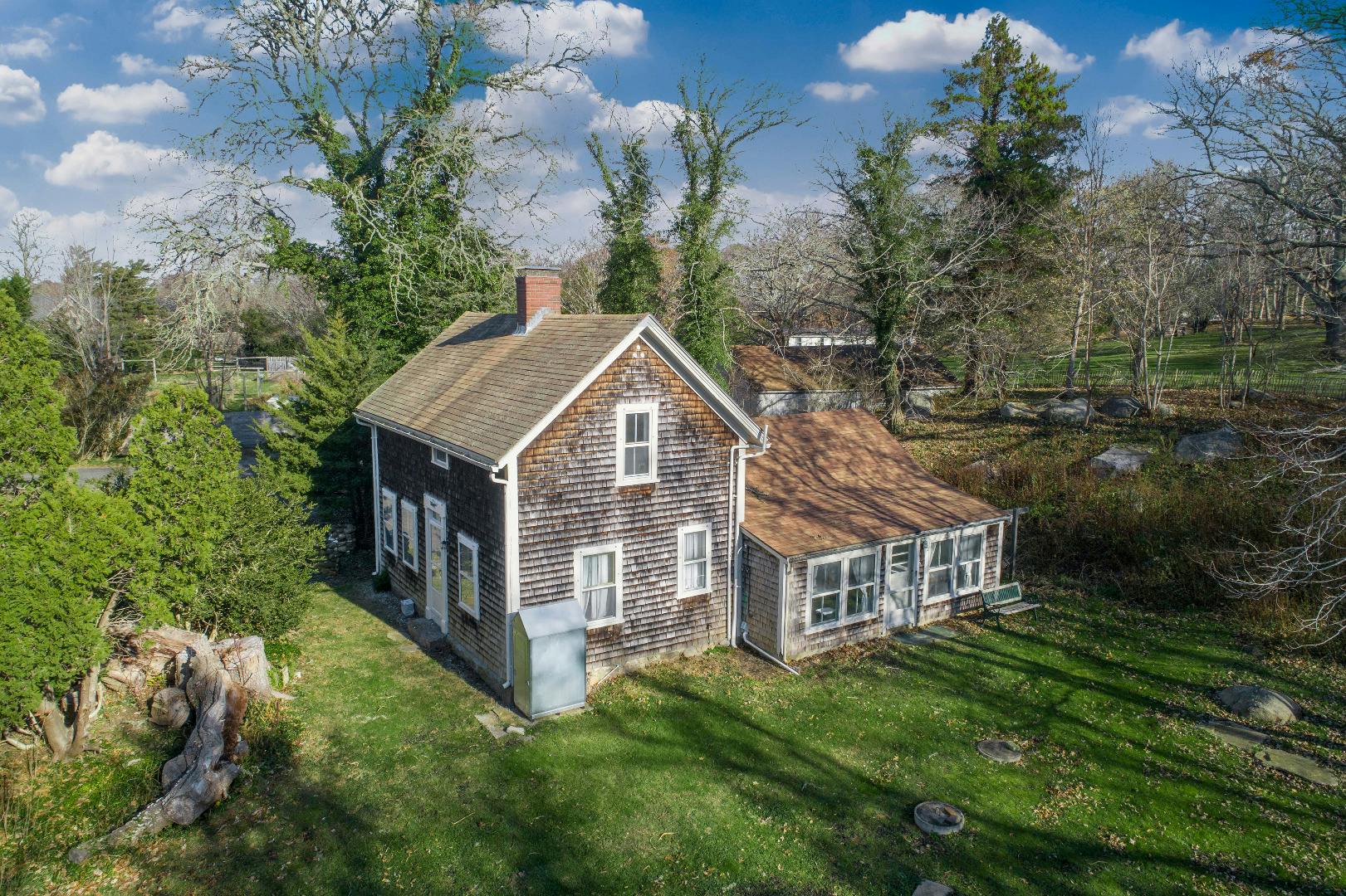 642 State Road, West Tisbury MA 02575