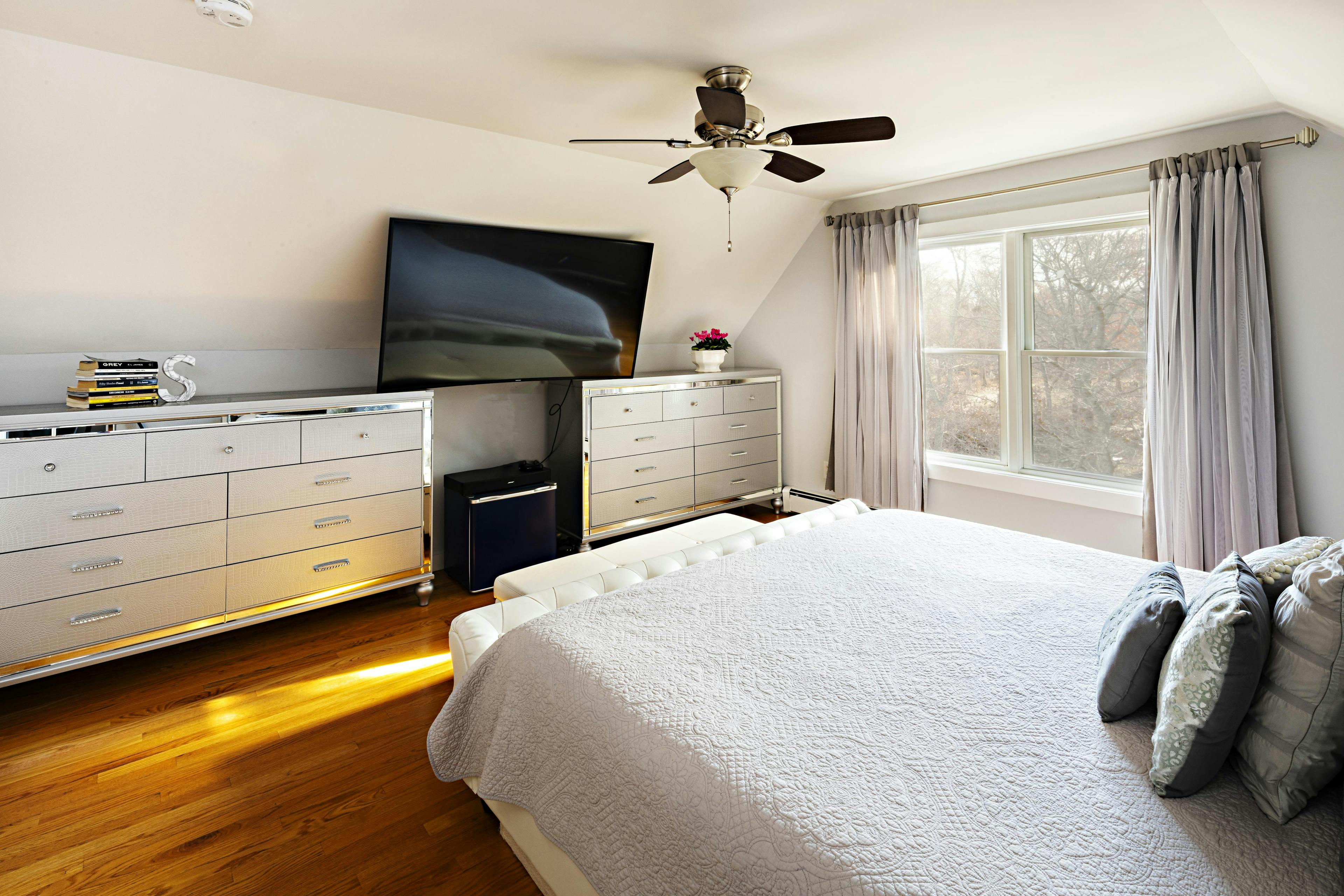 Image 2 - 3 Bedroom Rental in Oak Bluffs, Campgrounds - Sleeps 6