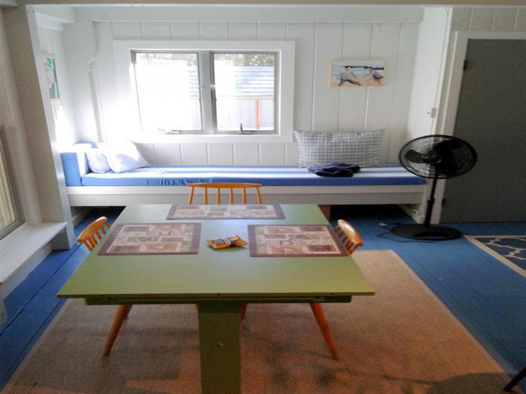 Image 3 - 3 Bedroom Rental in Oak Bluffs, Other - Sleeps 8